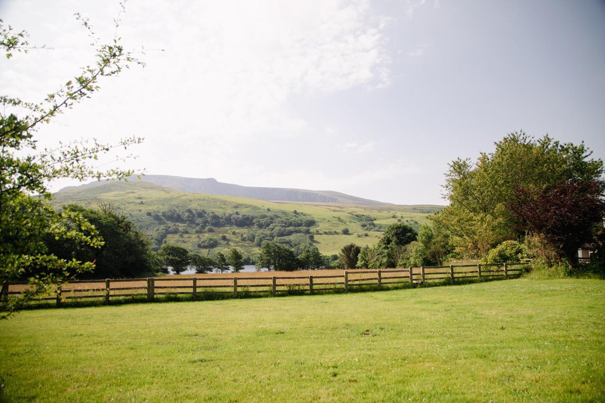 Trigonos - Quiet, Peaceful, Vegetarian B&B And Retreat Centre Nantlle Buitenkant foto